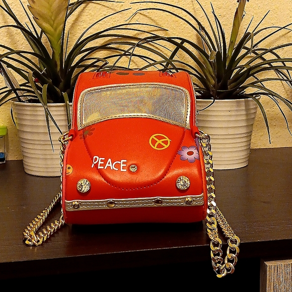 Beautiful Vintage Car Handbag 🚗 - Picture 5 of 10